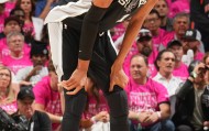 ESPN直播-文班最后这个传球失误真的是有点不可思议 这就是年轻的代价吧